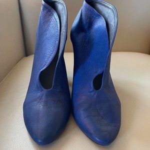 Marsell butter electric blue booties